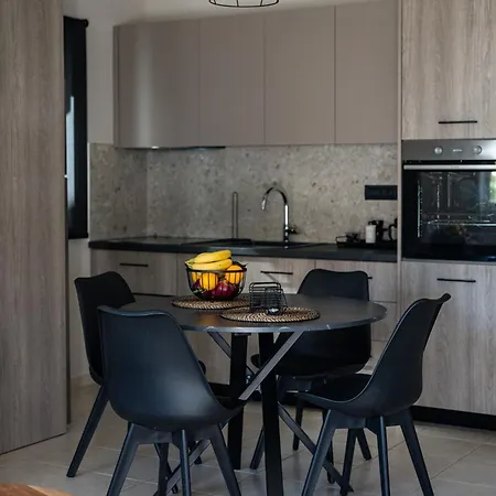 Seaside House For 10 *