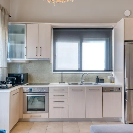 Semesterbostad Seaside House For 10 Kandia