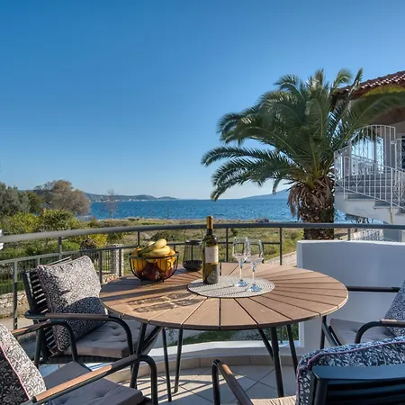 Dom wakacyjny Seaside House For 10 Kandia