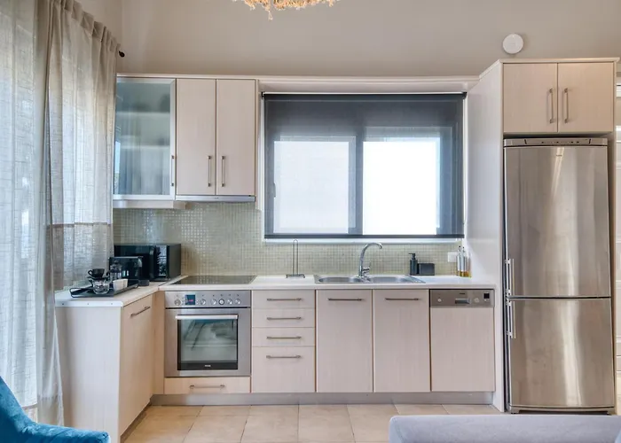 Semesterbostad Seaside House For 10 Kandia