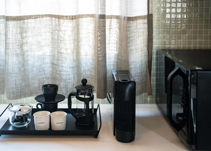 Seaside House For 10 Kandia