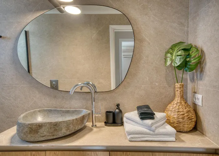 Semesterbostad Seaside House For 10 Kandia