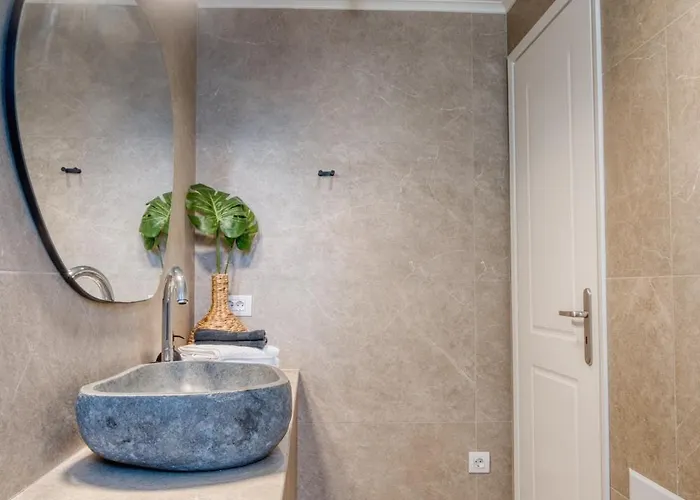 Seaside House For 10 Semesterbostad Kandia