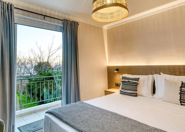 Seaside House For 10 Semesterbostad Kandia