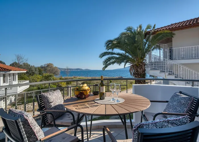 Semesterbostad Seaside House For 10 Kandia